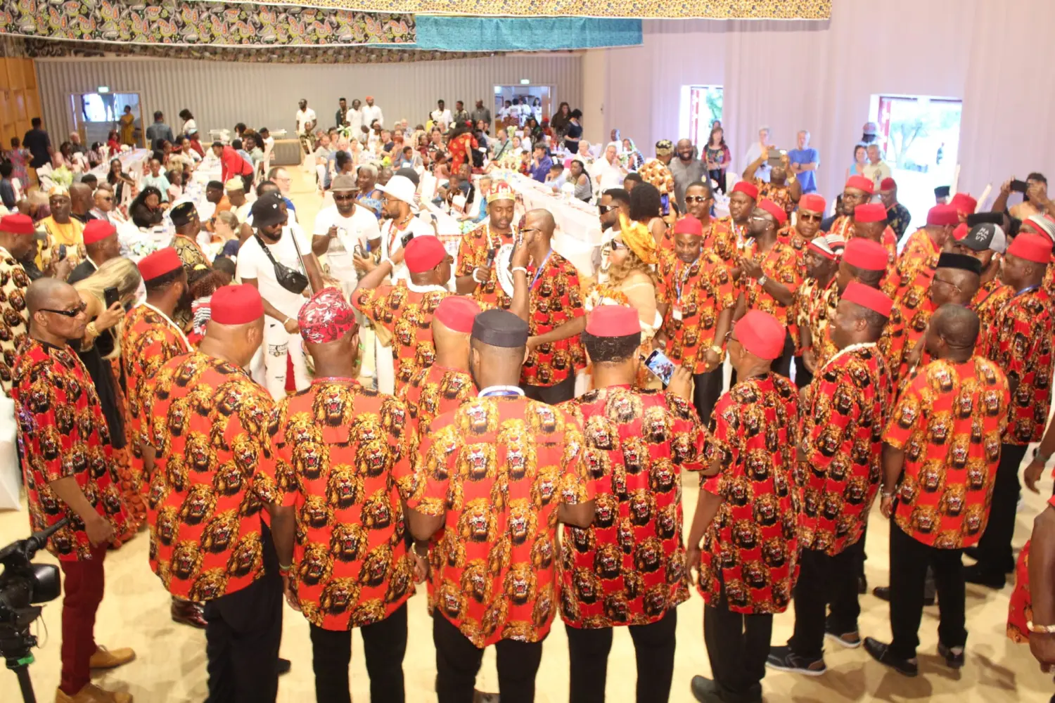 Tübingen - Reutlingen e. V Igbo Union OBINWANNE – Gemeinnütziger und unpolitischer Verein mit Sitz in Reutlingen – die Leute genießen